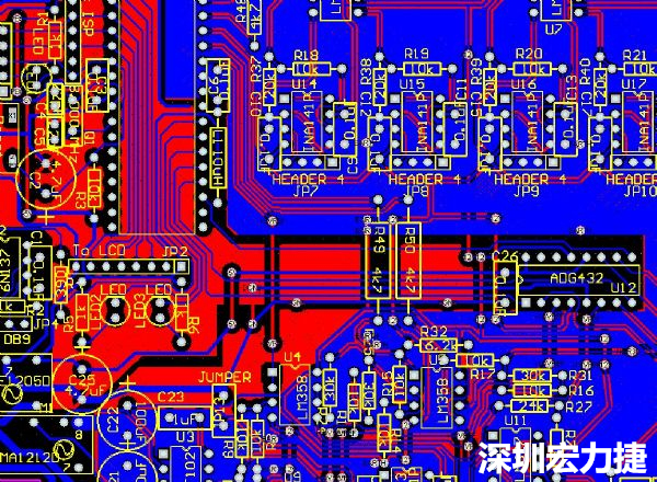 一般產品的PCB設計，多數先決定元件布局，再進行線路連接，于元件位置就先改善干擾問題，再從線路細節著手改善產品。